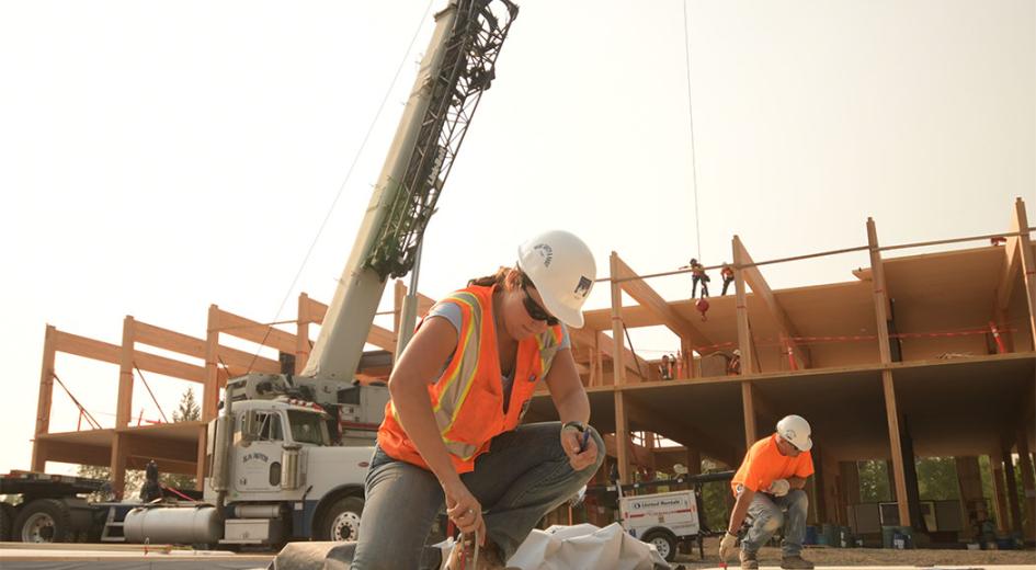 Preparing a CLT panel for lift